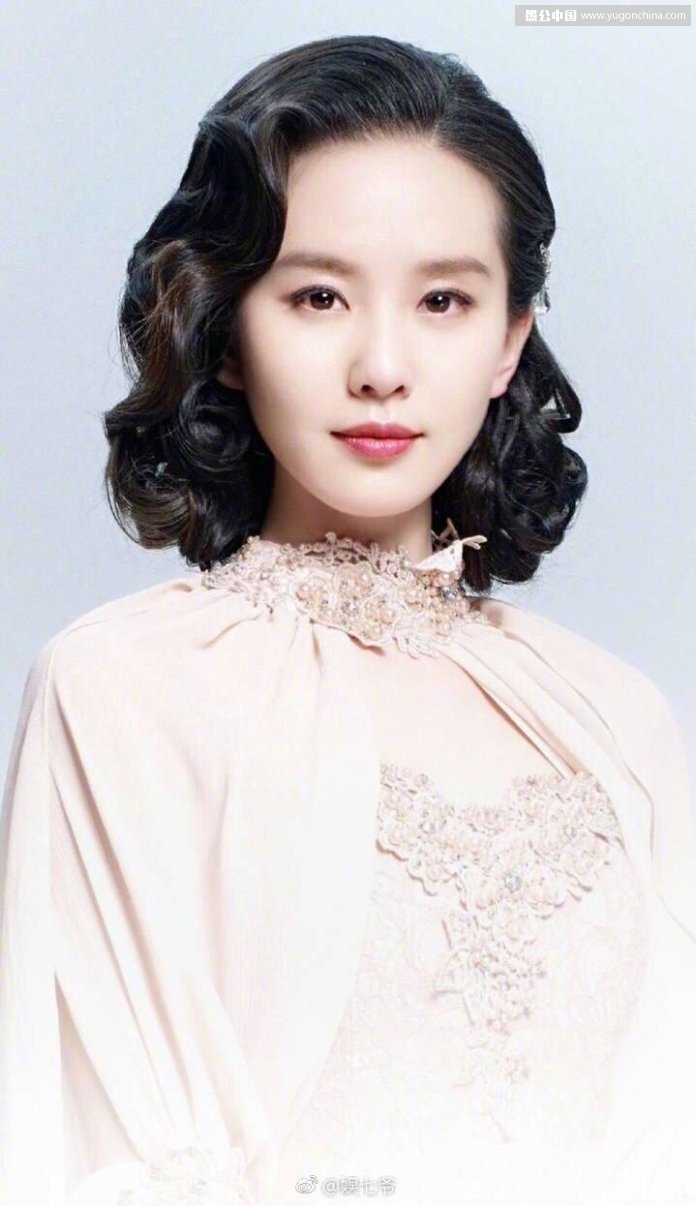 PS将美女头像照片制成逼真素描画效果